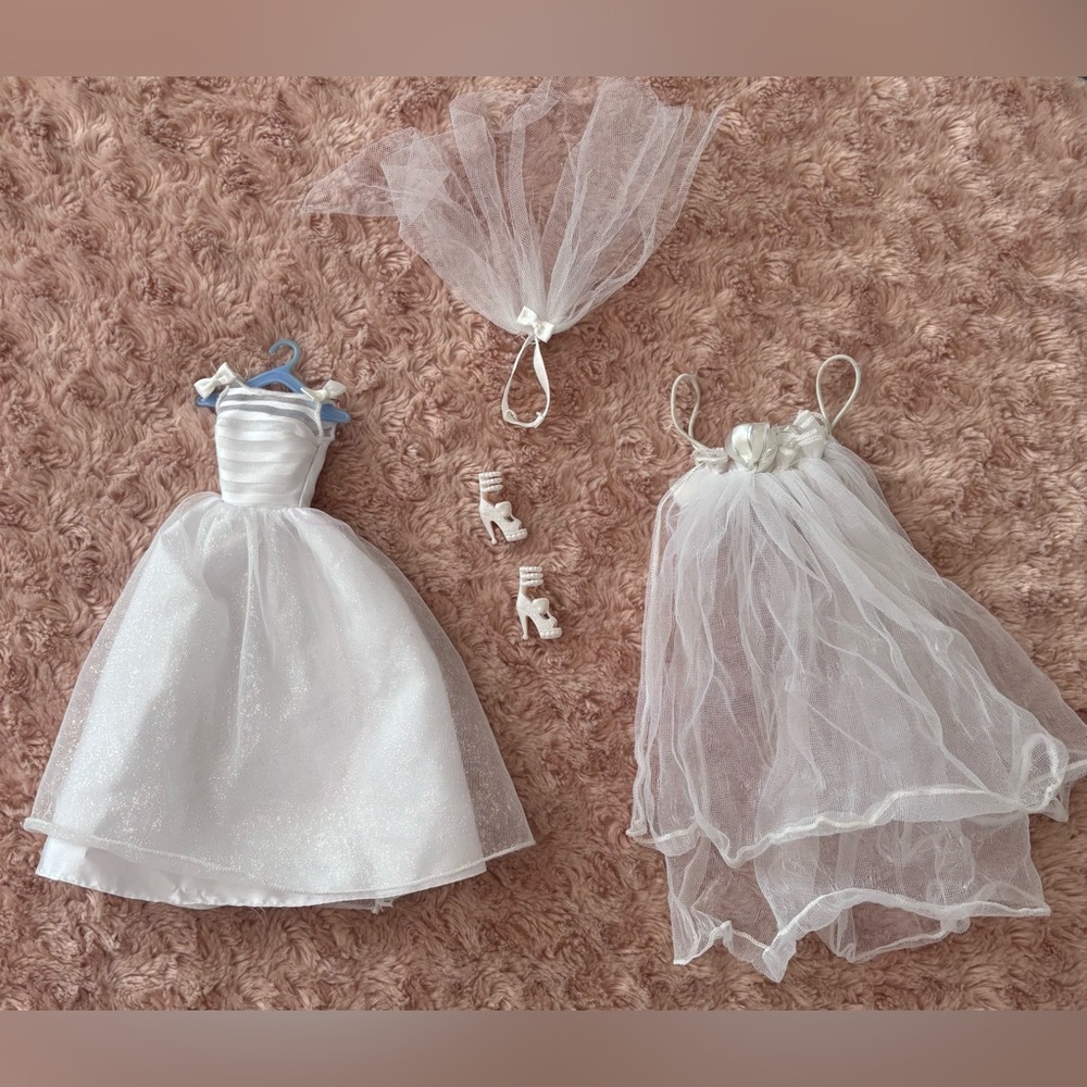 Barbie Dolls Wedding Dress, Veil, Shoes, Train & Something Blue Hanger